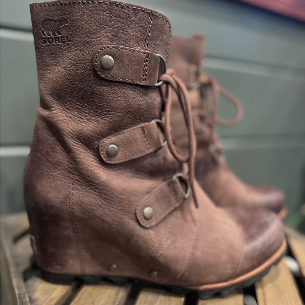 Sorel Joan of Arctic Leather Wedge Size 9